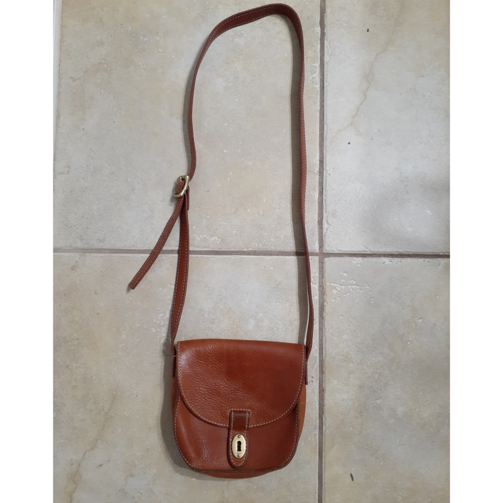 SOLD Leather FOSSIL ~FREE w/ 2+ Bundle ! ✨❤ - Picture 6 of 6